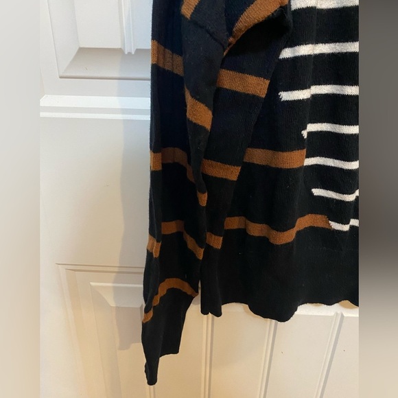 Per Se by Carlisle Black Striped Abstract Crew Neck Sweater - Picture 6 of 8